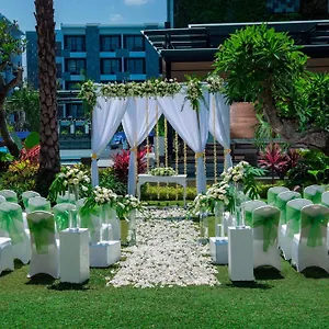 courtyard-by-marriott-bali-seminyak.hotelsseminyak.net/